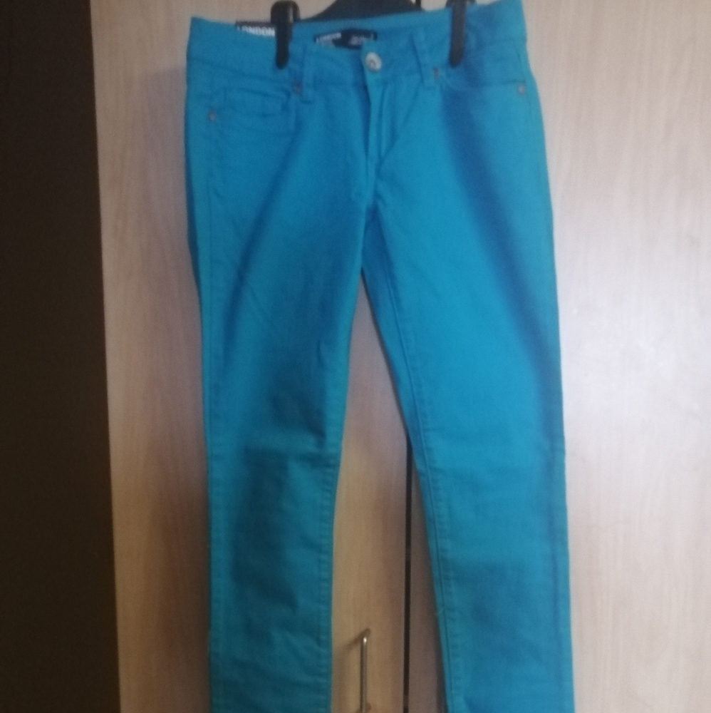 NWT size 3 Turquoise skinny jeans